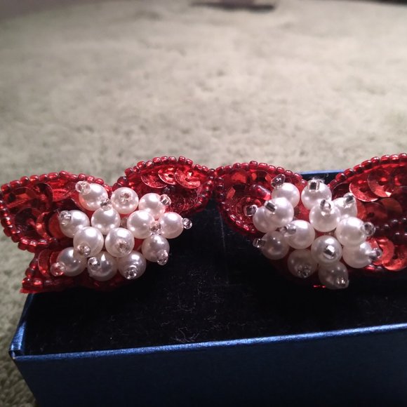 Handcrafted red butterfly's and simulated peals costume earrings - Picture 4 of 6